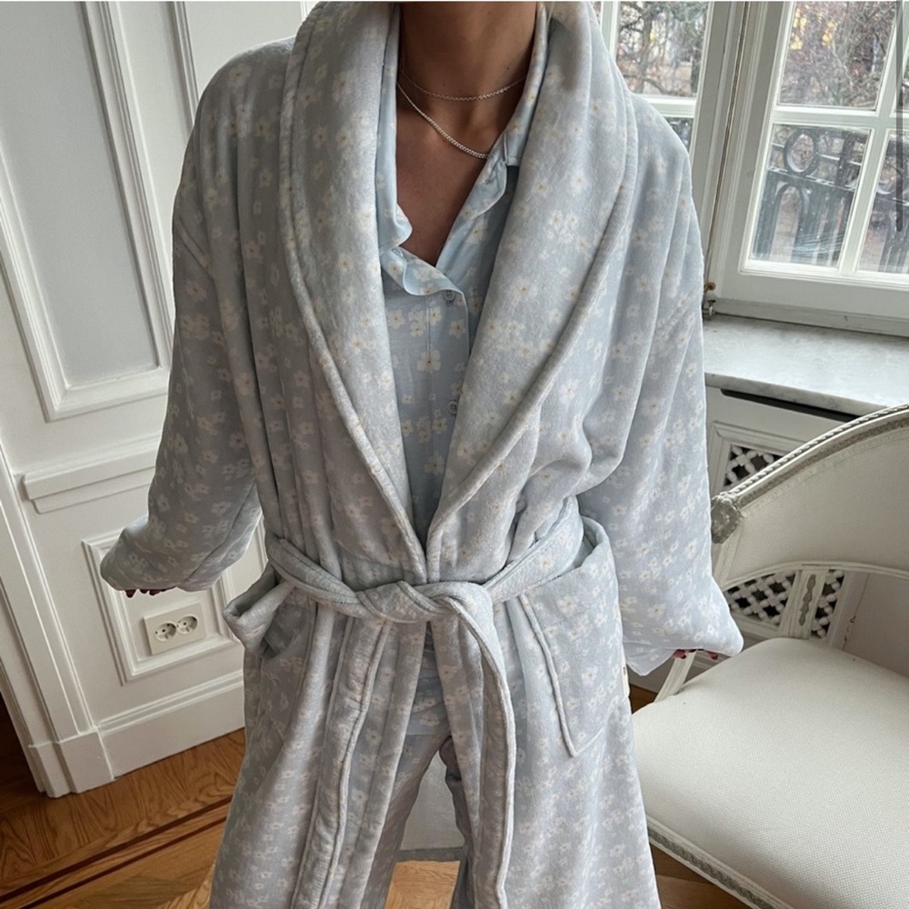 Djerf Avenue robe in dream cake M/L